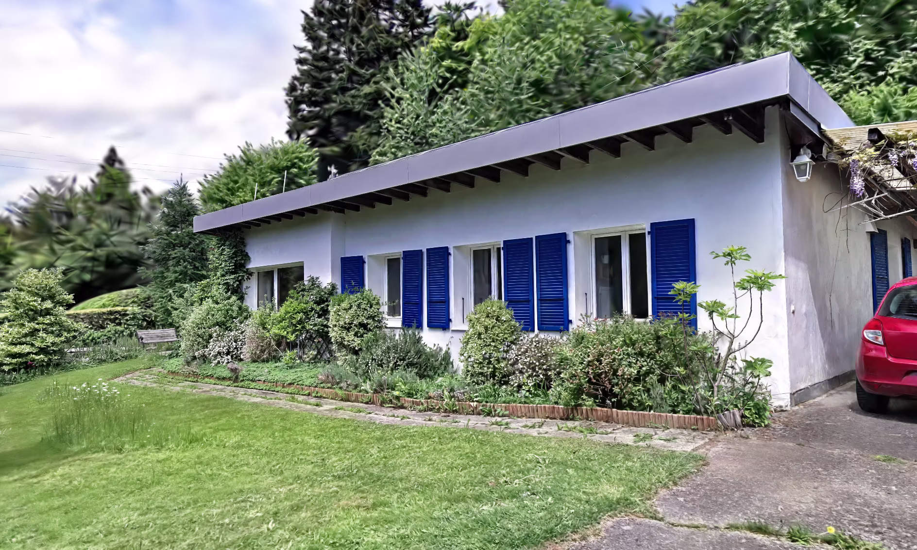 Preview: House sale, exterior tour